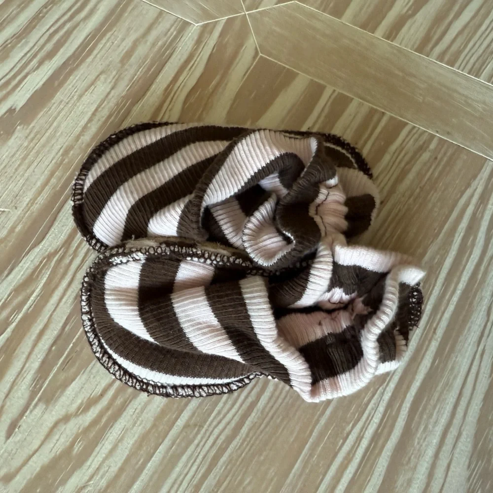 Baby girl super soft pastel Striped Brown and pink Kids Slipper booties/shoes•••